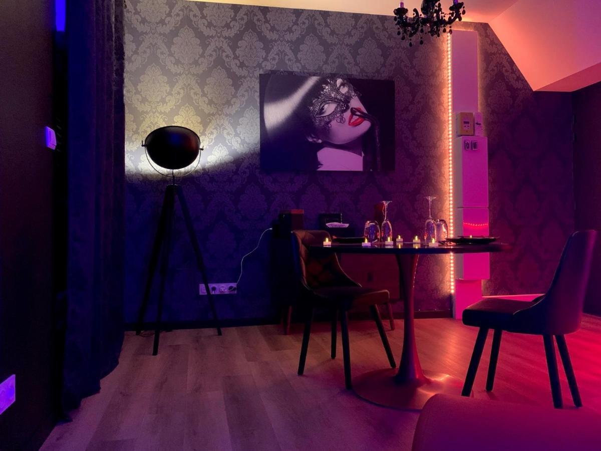 Love Room Avec Jacuzzi Prive Bonnetable Extérieur photo